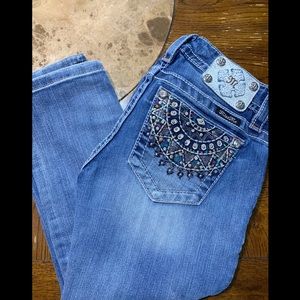 🎉 Mid-rise Cuffed Capri MissMe Jeans